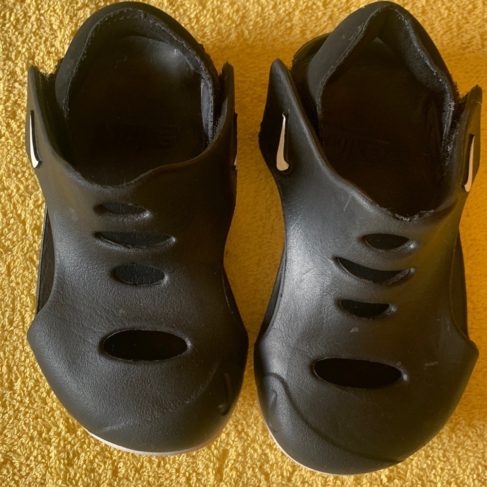 NIKE Slides boys kids color black/White